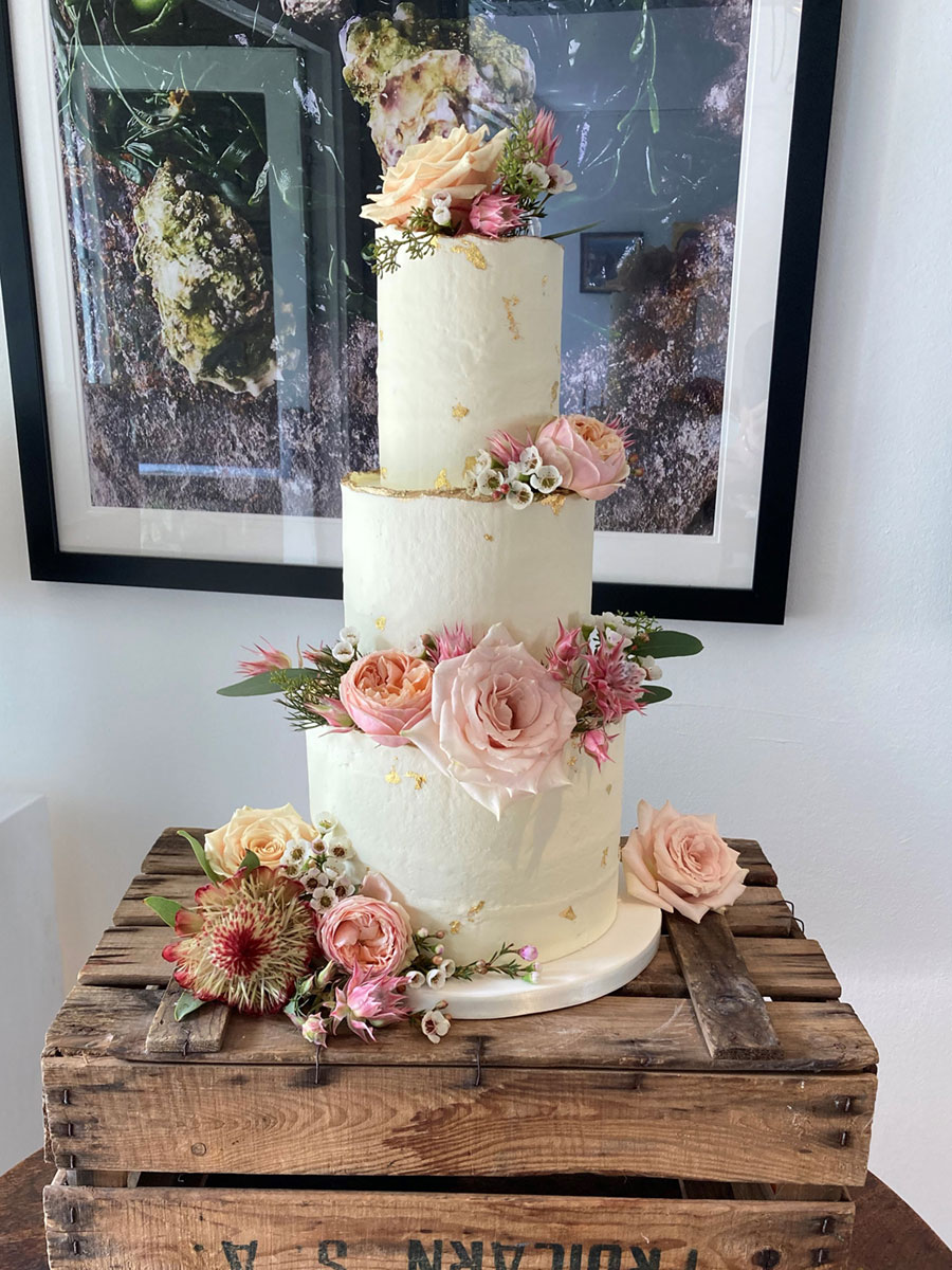 Rachelles-rustic-floral-wedding-cake